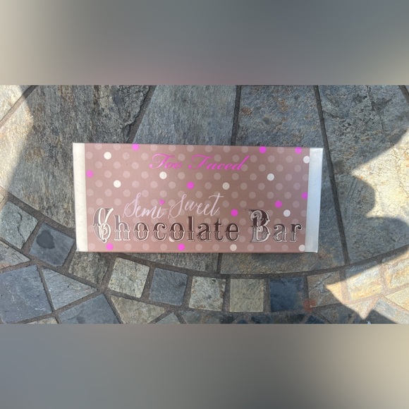 SEMI SWEET CHOCOLATE BAR Eyeshadow New - Picture 1 of 2